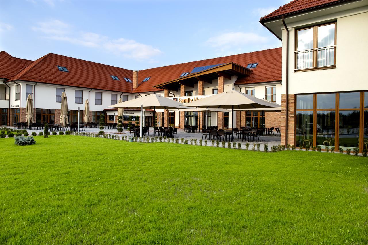 Family-Hotel Balástya Exteriér fotografie