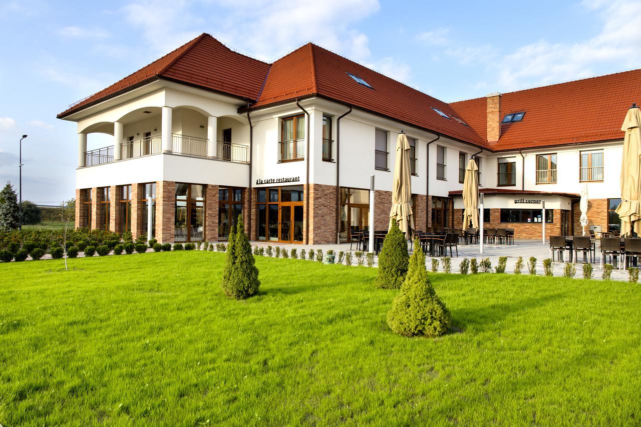 Family-Hotel Balástya Exteriér fotografie